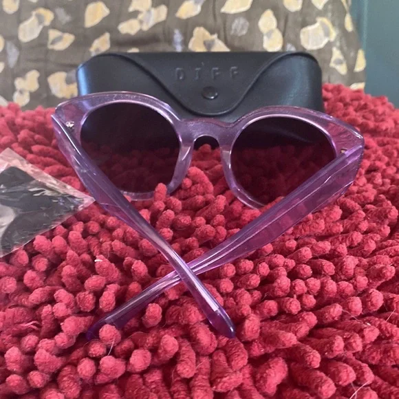 DIFF Luna Polarized Purple Sunnies (NWT) - Picture 3 of 7